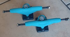 2 Vintage Gullwing Trucks 8.5″ Sidewinder Powder Blue New 80s