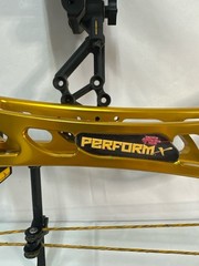 J06 – PSE ARCHERY PERFORM X (J06027008)