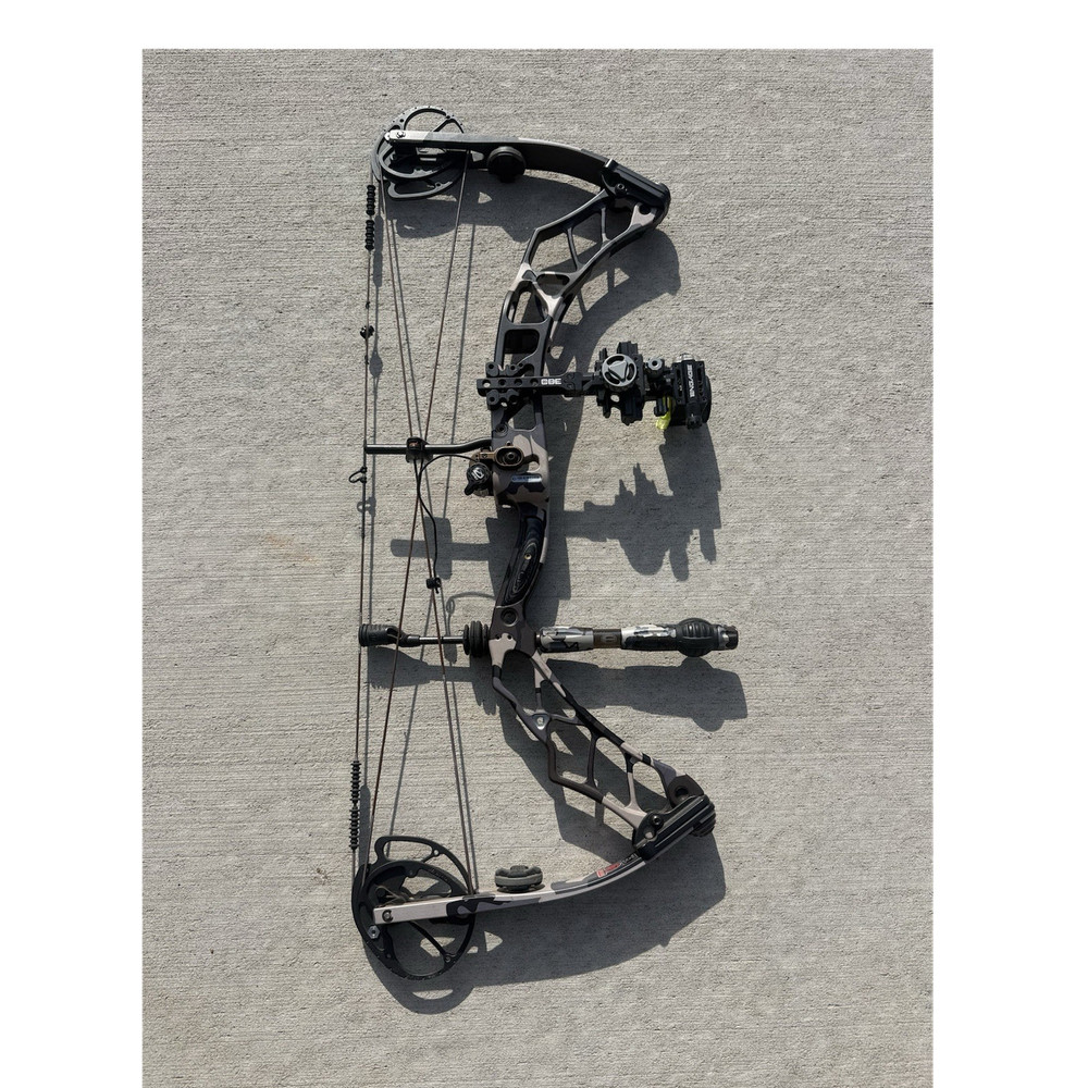 Elite Impulse 31 RH Compound Bow 70lb 31in Kuiu camo