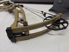 Hoyt RX-9 60 – 70lbs/25″ – 30″/Bourbon