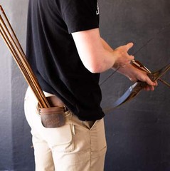 Pocket Quiver – Oil Tan Leather – Archery Back Pocket – Shatterproof Archery