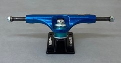 (QTY:1) Thunder Trucks Hollow Metallic Script Anodized Blue Trucks 147