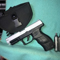 Umarex Glock 19 CO2 .177 Caliber BB Airgun 2 magazines co2 cartridge no ship