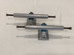 Gullwing Charger II Skateboard Trucks for New or Old Decks