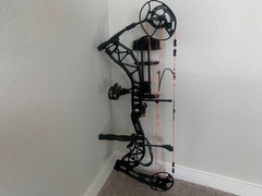 Bear Resurgance compound bow right hand 70# Seller Pays shipping