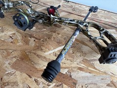 Bear Specialist Compound Bow, B Stinger stabilizer & Trophy R sight (DL 29) RH