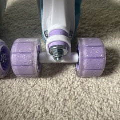 Roller Derby Pixie Women/youth Iridescent Blue Roller Skates Adj size 3-6