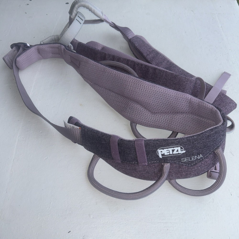 Petzl Selena Womens XS Climbing Harness Purple 2021 Rock Climbing Leg Loops NWOT