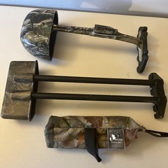 Bow Quiver for Bows Black and Camouflage Noise Maker Deer Hunting Outdoor