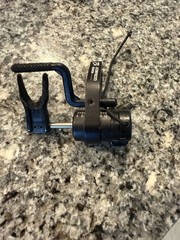 Quality Archery Designs Ultrarest Hunter Right Hand Arrow Rest – Black