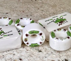 Skate Like A Pro! Suthern Mudd «Slick Riders» Conical 52mm(SHR) 102a Smooth Grip