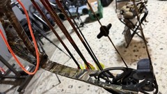 Mathews DXT Compound Bow RH 30 Inch Draw 70 Pounds