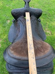 Used/vintage 15.5″ Simco dark tooled leather Western saddle w/semi bars US made