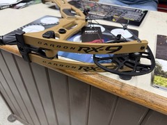 Hoyt Carbon RX-9 Bare Bow 60-70# RH 27.25-28inch Draw