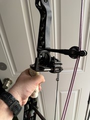 Mathews TRG Target Compound Bow RH 60lb 27in Draw 40in Black Aluminum