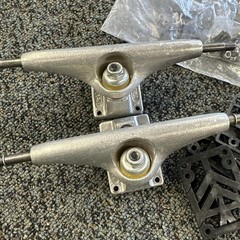 USA Vintage Independent Trucks Stage 169 Stage 9 Pair of 2 With Bolt Risers