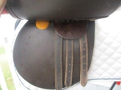 16.5» medium champion leather CC JUMP ENGLISH SADDLE w LEATHERS & D’ANGLE IRONS