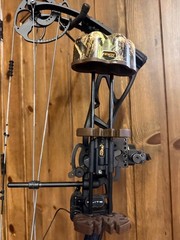 MINT Elite Archery Compound Bow Terrain RH 45-60# Package HHA QAD Drop Away