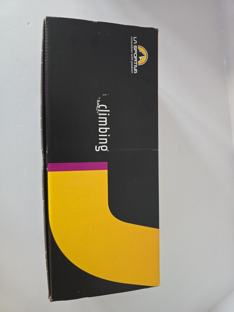 La Sportiva Mantra Men’s Climbing Shoes, Chalk, M43.5