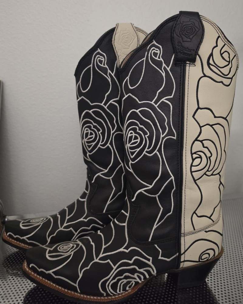 Women’s Western Boots Black & White Rose Embroidered US 6.5