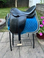 18″ Henri De Rivel Pro Buffalo dressage saddle wide