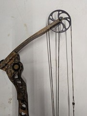 Mathews SoloCam Archery Q2XL Realtree Camo Compound Bow! RH 28.5″ 60-70lb.