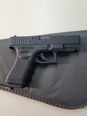 CO2 Glock 19 Gas Airsoft Pistol Licensed w/ Magazine & Case MPN GUW019