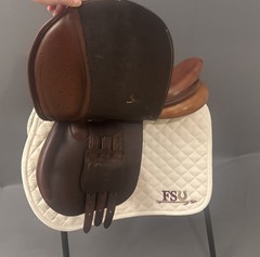 PESSOA 16.5″ CLOSE CONTACT/JUMPING SADDLE, ‘AMO’ MEDIUM TREE 456893
