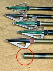 Bear Archery 2117 Camo Aluminum Arrows (6) 5 Broadheads + Game Tracker Quiver