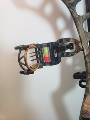 Hoyt Archery Ignite RH Compound Bow, 15-70 Pound Draw, 19-30 Draw Length Camo