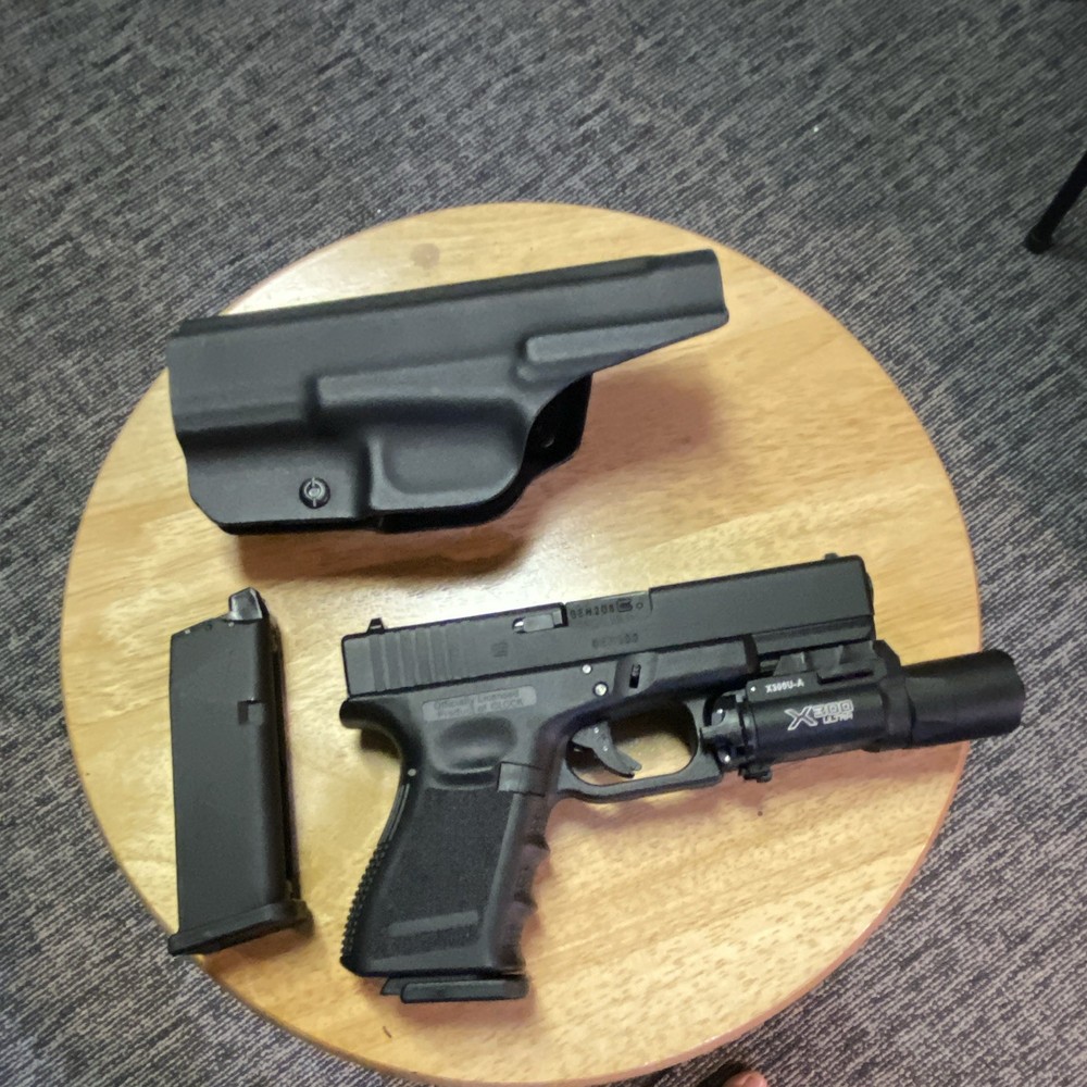 Umarex Elite Force – Glock 19 Gen3 GBB Gas Blowback Airsoft Gun + Surefire X300