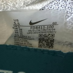Nike Mens 5.5/Womens 7 ZoomX Victory 2 Track & Field Distance Spikes FD8411-100