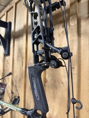 Mathews Lift 29.5 Right-Handed