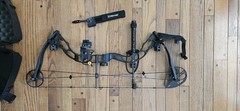 Blackout SS Compound Bow 27-128