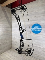 Used Mathews LIFT 29.5 28.5″ 60lb Black Riser/Granite Limbs Right Hand Bow w/ Ma