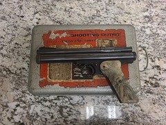 Crosman «150» «22 Cal» Pellgun With Steel Taget Case