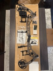 Bear Alaskan Pro LH Compound Bow 55-70lb 33in 26-31in Draw Stone Gray NEW!
