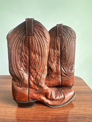 Justin 2301 Brown Leather Western Cowboy Equestrian Boots Made in USA Size 8.5D