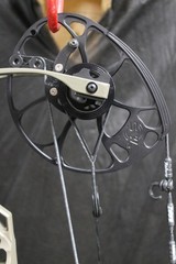 Mathews V3 31 – LH – 65# – 28.5″ – Ambush – HDX – Peep