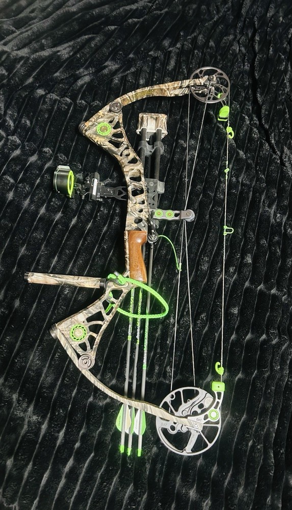 Mathews DXT Compound Bow RH 60/29 In Great Condition See Description