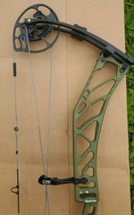 Elite Remedy compound bow RH 70# OD Green