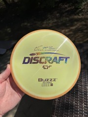 Discraft Paul McBeth 5x World Champion ESP Buzzz, Yellow, orange halo
