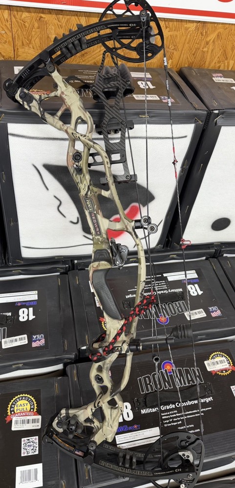 HOYT Carbon RX-1 Turbo RH 60-70lb – LOADED with EXTRAS – RH