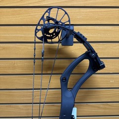 Item 3847 PSE Archery Compound Bow – Sicario – RH – Black – #70 – 24.5”-30” DL