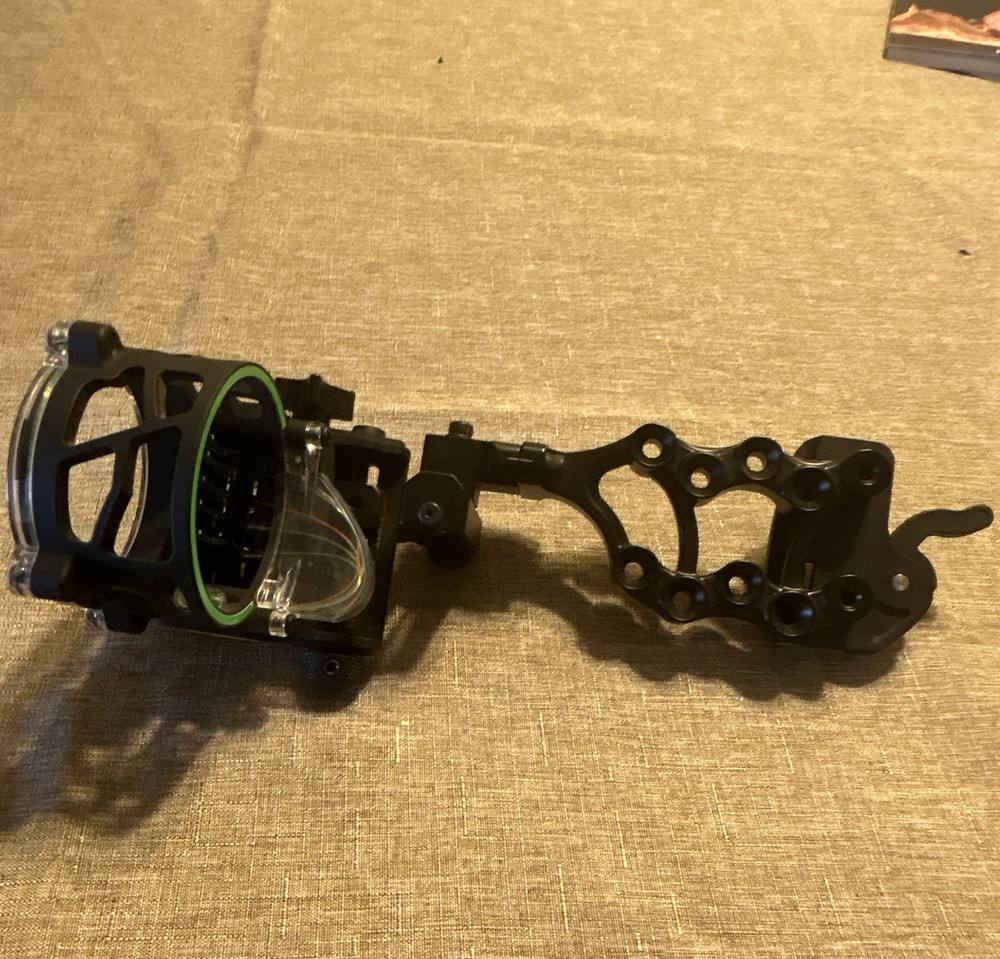Trophy Ridge AS905 5-Pin Fixed Pin Compound Bow Sight Black/Green