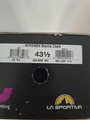 La Sportiva Mantra Men’s Climbing Shoes, Chalk, M43.5