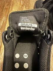 Gravis Arto Mid Black/Black Size 9 RARE