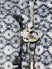 Mathews Outback Compound Solo Cam Bow Camo 70lbs Draw Weight 28” 80%/27.5” 65%