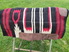 Showman Western Saddle Pad Wool/felt & Fleece 32 X 34 Black & Red EUC