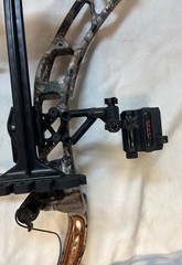 Used Elite Energy 32 70# RH Compound Bow 29” With Accessories